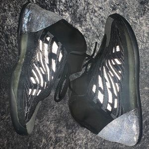 Yeezy basketball QNTM
